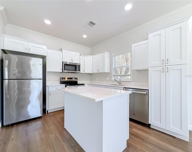 719 19th Street S - Photo Thumbnail 6