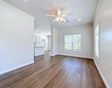 719 19th Street S - Photo Thumbnail 9