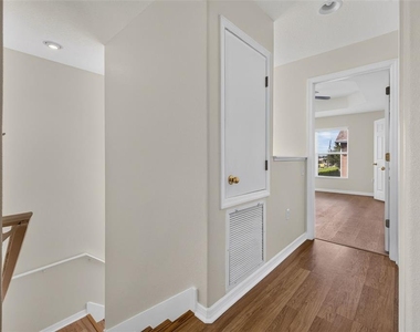 6585 Marlberry Way - Photo Thumbnail 14