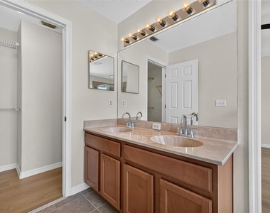 6585 Marlberry Way - Photo Thumbnail 16