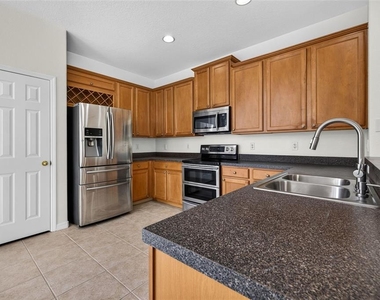 6585 Marlberry Way - Photo Thumbnail 5