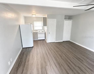 371 Broad Street - Photo Thumbnail 2