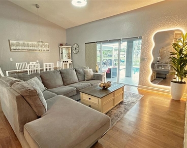 3407 Silver Meadow Way - Photo Thumbnail 4