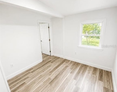 36739 Old Suwannee Road - Photo Thumbnail 2