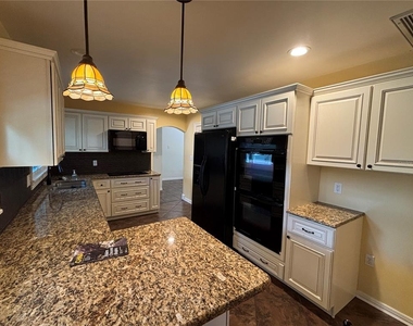 495 24th Avenue N - Photo Thumbnail 10
