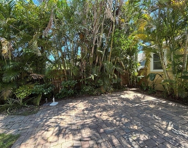 495 24th Avenue N - Photo Thumbnail 29