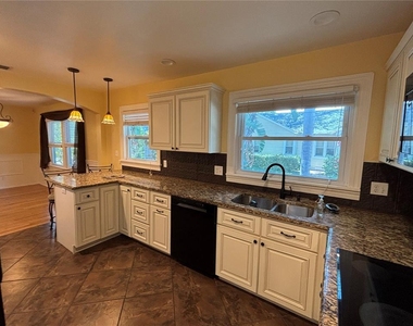 495 24th Avenue N - Photo Thumbnail 11