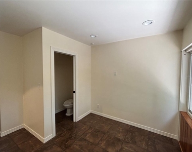 495 24th Avenue N - Photo Thumbnail 13