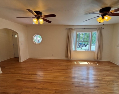495 24th Avenue N - Photo Thumbnail 6