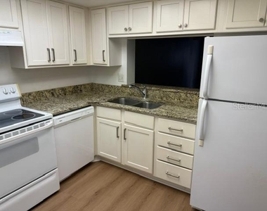 13626 Greenfield Drive - Photo Thumbnail 4
