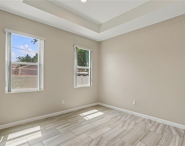 2736 W Spruce Street - Photo Thumbnail 10