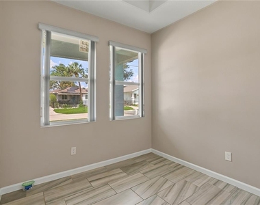 2736 W Spruce Street - Photo Thumbnail 4