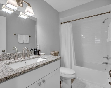 411 S Willow Avenue - Photo Thumbnail 8