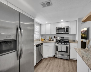 411 S Willow Avenue - Photo Thumbnail 4