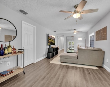 411 S Willow Avenue - Photo Thumbnail 12