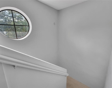 411 S Willow Avenue - Photo Thumbnail 1