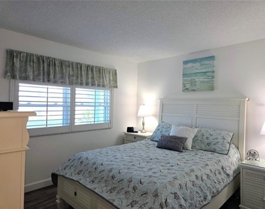 285 107th Avenue - Photo Thumbnail 14