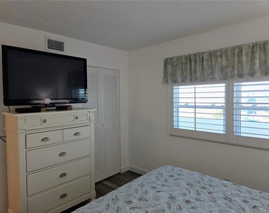285 107th Avenue - Photo Thumbnail 15