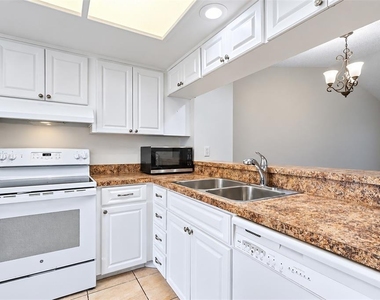 1817 Cypress Trace Drive - Photo Thumbnail 10
