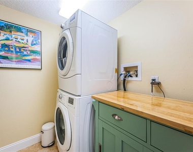 240 Sand Key Estates Drive - Photo Thumbnail 16