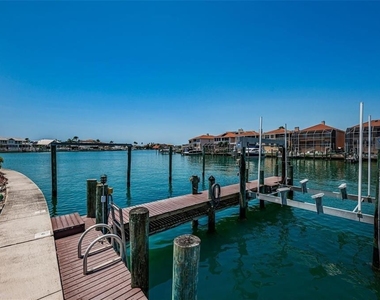 240 Sand Key Estates Drive - Photo Thumbnail 18