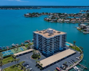 240 Sand Key Estates Drive - Photo Thumbnail 26
