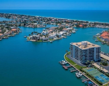 240 Sand Key Estates Drive - Photo Thumbnail 24