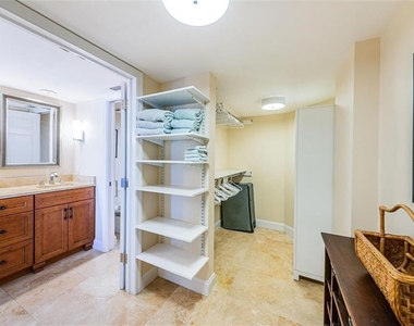 240 Sand Key Estates Drive - Photo Thumbnail 12