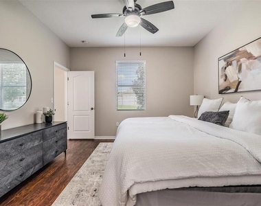 6116 Champions Gate Boulevard - Photo Thumbnail 14