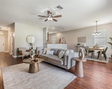 6116 Champions Gate Boulevard - Photo Thumbnail 7