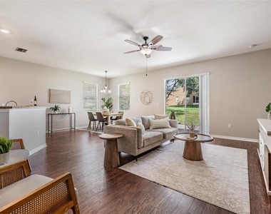 6116 Champions Gate Boulevard - Photo Thumbnail 5