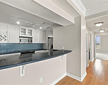345 Bayshore Boulevard - Photo Thumbnail 6