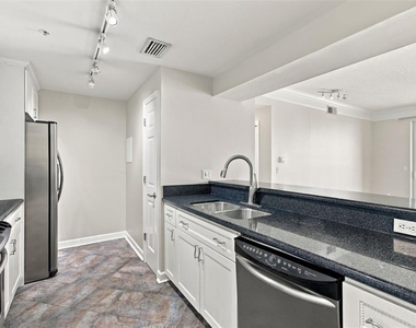 345 Bayshore Boulevard - Photo Thumbnail 3
