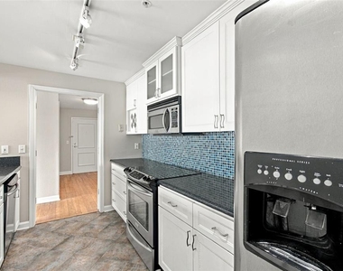 345 Bayshore Boulevard - Photo Thumbnail 4