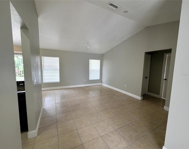 705 Caribou Drive - Photo Thumbnail 2