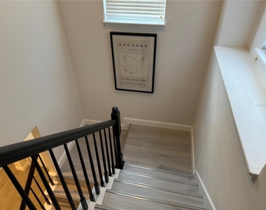 1009 Jeater Bend Drive - Photo Thumbnail 2