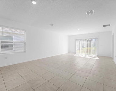 4560 Ranunculus Street - Photo Thumbnail 12