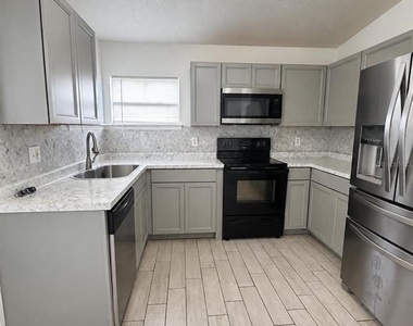 454 Cardinal Court - Photo Thumbnail 6