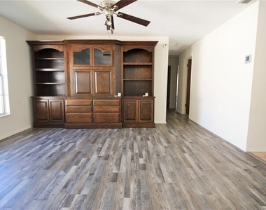 390 Lilac Road - Photo Thumbnail 10