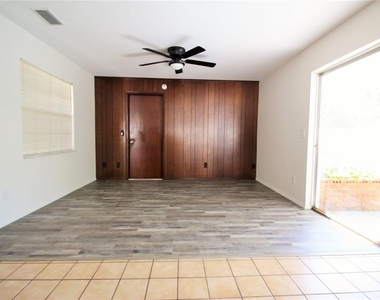 390 Lilac Road - Photo Thumbnail 6
