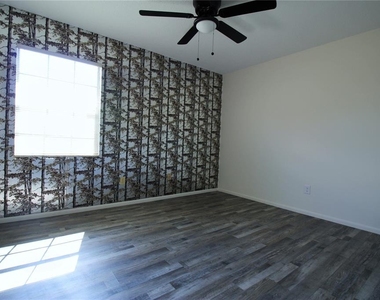 390 Lilac Road - Photo Thumbnail 13