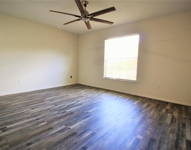 390 Lilac Road - Photo Thumbnail 17
