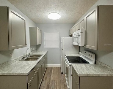 650 Avenue C Sw - Photo Thumbnail 3
