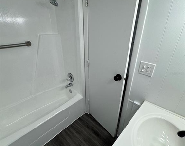 420-420 Mills Street - Photo Thumbnail 6