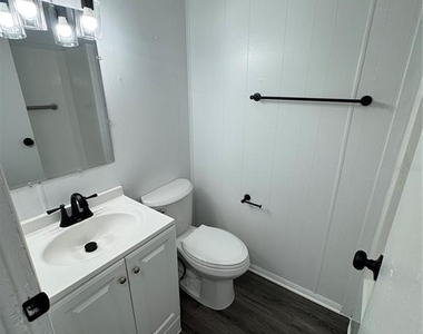 420-420 Mills Street - Photo Thumbnail 5