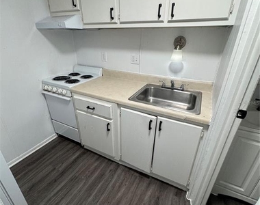 420-420 Mills Street - Photo Thumbnail 4