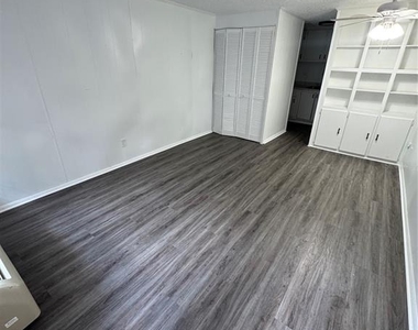 420-420 Mills Street - Photo Thumbnail 2