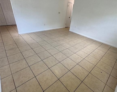 1712-1712 Ne 71st Street - Photo Thumbnail 2