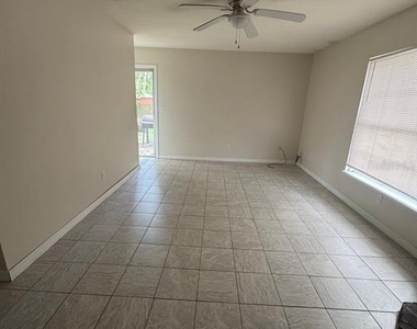 4153 Se 21st Court - Photo Thumbnail 3