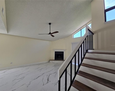 410 S Netherwood Crescent - Photo Thumbnail 1